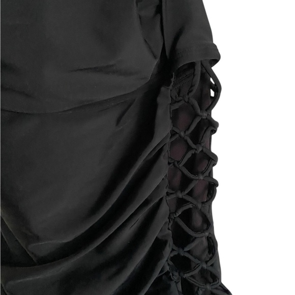 Chic Black Ruched - Picture 3 of 4